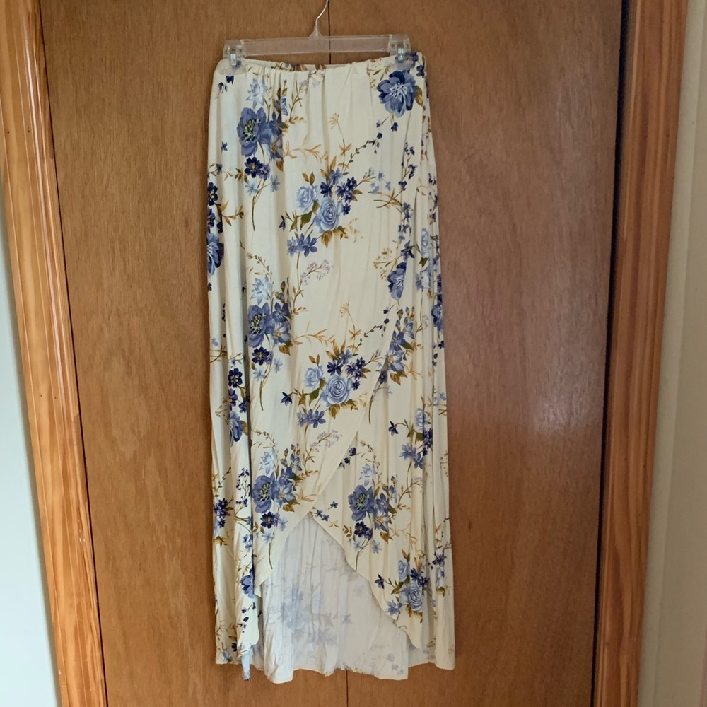 *NWT* American Eagle Outfitters Floral Skirt